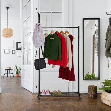Relaxdays Schwarze Garderobe mit Rollen