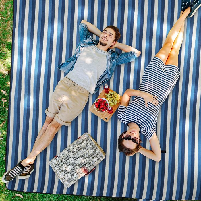 Relaxdays XXL Picknickdecke, 200 x 200 cm, Fleece Stranddecke, wärmeisoliert, wasserdicht, mit Tragegriff, blau/weiß