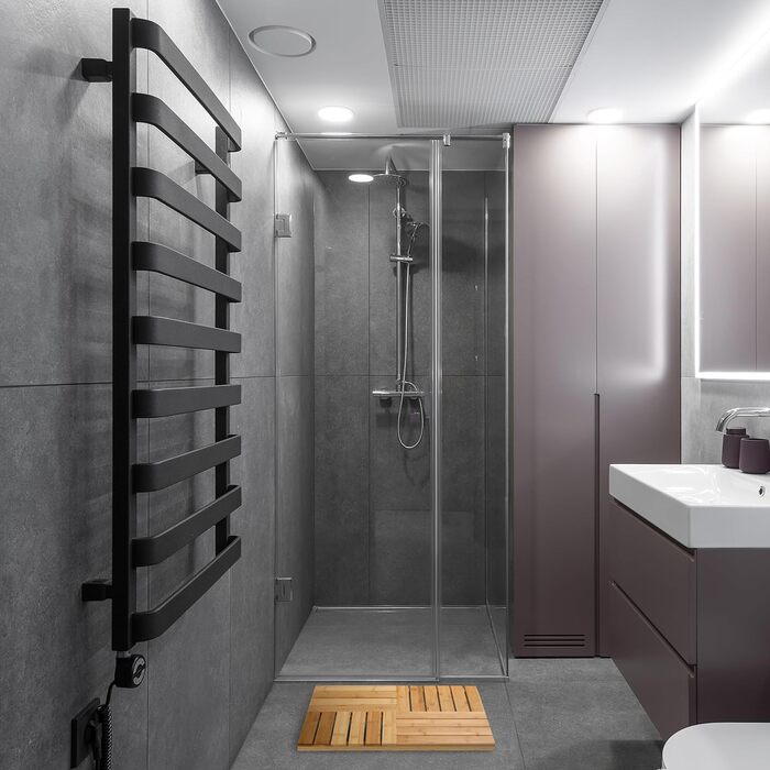 Relaxdays Bambus Badematte, 61x40 cm, rutschfest, für Badewanne, Dusche, Sauna, Indoor & Outdoor, Natur