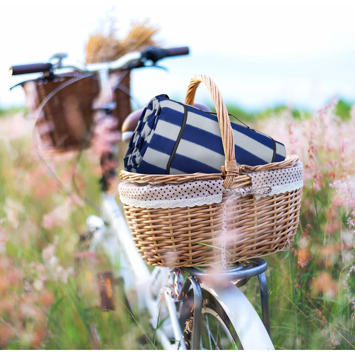 Relaxdays XXL Picknickdecke, 200x300 cm, isoliert, wasserdicht, gestreifte Fleece Stranddecke, Tragegriff, blau/grau
